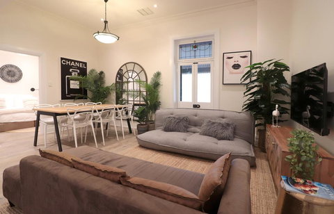 CITYSCAPE Davcorp Executive Rentals - Free Wifi Wine Netflix In Nth Adelaide - Accommodation Broadbeach 1