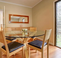 Cockatoo Hideaway - Accommodation Broadbeach