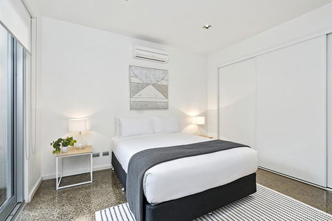 Cogens Two Bedroom Townhouse - Accommodation Broadbeach 1