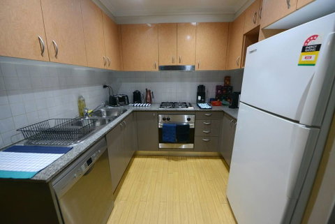 Comfort HS Apartment - Surry Hills - Accommodation Broadbeach 2