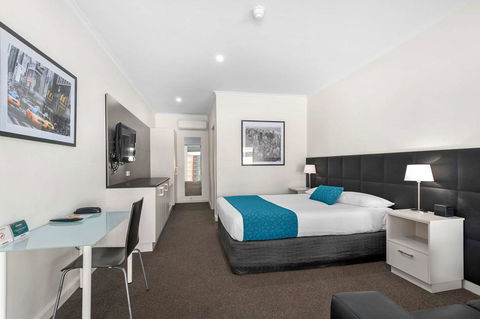 Comfort Inn & Suites Manhattan - Accommodation Broadbeach 0