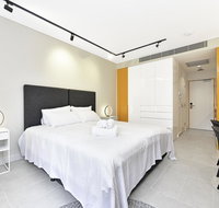 Contemporary brand new central located studio - Accommodation Broadbeach
