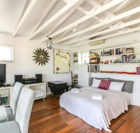 Cool Architect-Designed Studio Close To CBD - Accommodation Broadbeach