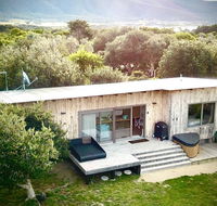Coopers Ocean Cabin and Jacuzzi - Accommodation Broadbeach