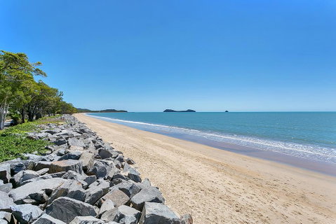 Coral Sea Holiday House - Accommodation Broadbeach 1