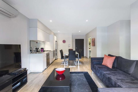 Cosmo Stays - Delightful, Hidden Gem In The Heart Of Carlton - Accommodation Broadbeach 2