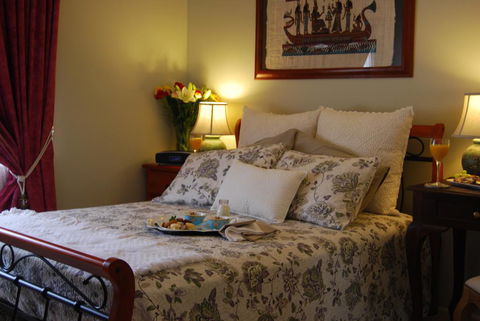 Cutmore Cottages - Highclaire House - Accommodation Broadbeach 2