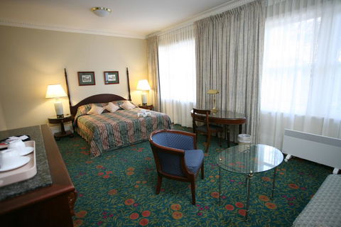 Darcy's Hotel - Accommodation Broadbeach 1