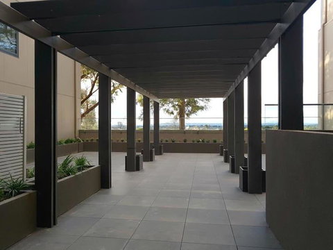 Deakin 2Bed 2Bath And Free Parking - Accommodation Broadbeach 1