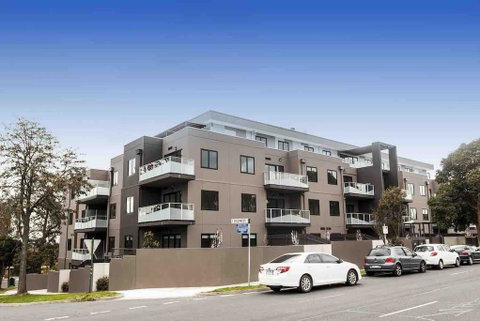 Deakin 2Bed 2Bath And Free Parking - Accommodation Broadbeach 0