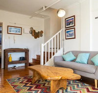 Delightful 3 Bedroom Apartment near Chapel Street in St Kilda - Accommodation Broadbeach