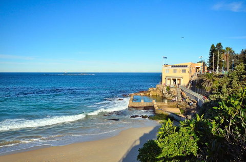 Dive Hotel - Accommodation Broadbeach 0