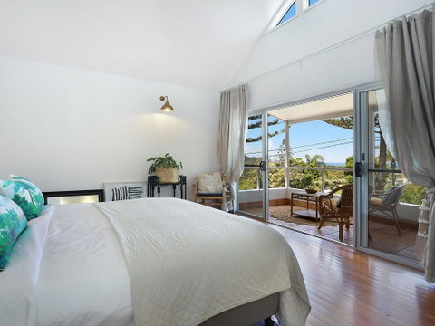 EAST COAST ESCAPES - Lighthouse Studio - Accommodation Broadbeach 1