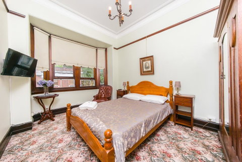 East Sydney Hotel - Accommodation Broadbeach 1
