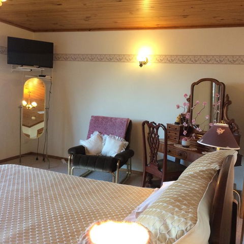 Eden Bed & Breakfast - Accommodation Broadbeach 3