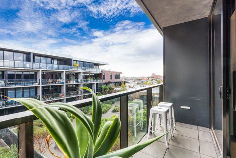 Elegant 1 Bed 1 Bath & Free Parking - Accommodation Broadbeach 2
