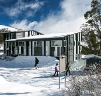 Elk at Falls - Accommodation Broadbeach