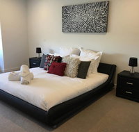 Executive Mansion Spring Racing Melbourne Cup - Accommodation Broadbeach