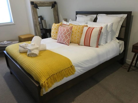 Executive Mansion, Spring Racing, Melbourne Cup - Accommodation Broadbeach 2