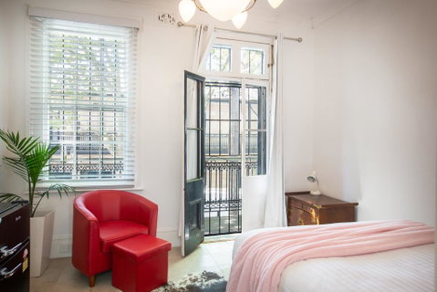 Explore Surry Hills From A Chic Inner City Terrace! - Accommodation Broadbeach 1