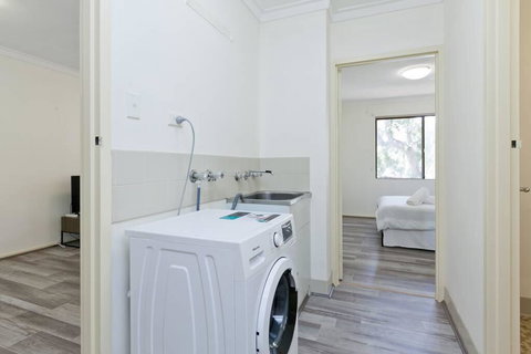 Fabulous Location Near Perth Zoo With Free Parking - Accommodation Broadbeach 2