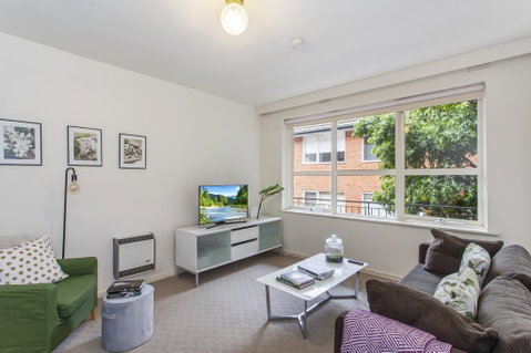 Family-friendly Apartment In Green Glen Iris - Accommodation Broadbeach 0