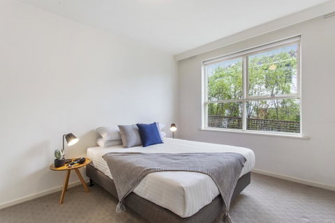 Family-friendly Apartment In Green Glen Iris - Accommodation Broadbeach 2