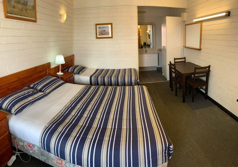 Finley Motel - Accommodation Broadbeach 1