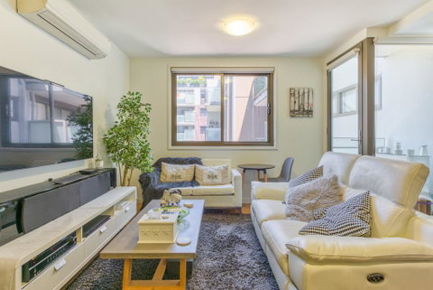 Fitzroy Lifestyle 1 Bed With Pool, Spa, Sauna & Gym - Accommodation Broadbeach 2