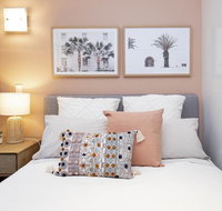 Former Dress Circle Nth Adelaide Apt with Aircon - Accommodation Broadbeach