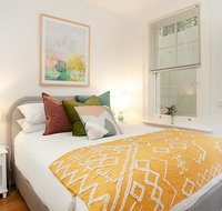 Funky Inner West Studio with Patio 20 Min from CBD - Accommodation Broadbeach