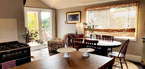 Galway - Accommodation Broadbeach 1