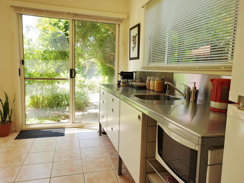 Garden Studio, Black Forest - Accommodation Broadbeach 2