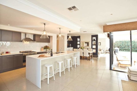 Getaway On Poplars - Comfortable And Well-appointed - Accommodation Broadbeach 0