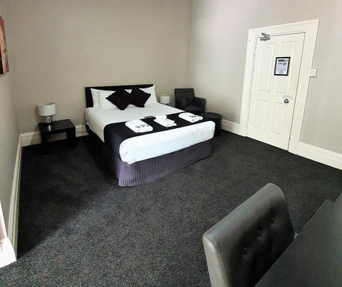 Grand Hotel - Accommodation Broadbeach 2