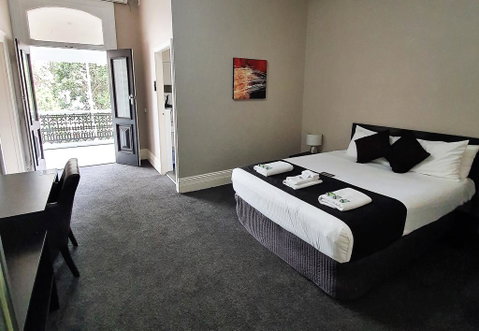 Grand Hotel - Accommodation Broadbeach 1