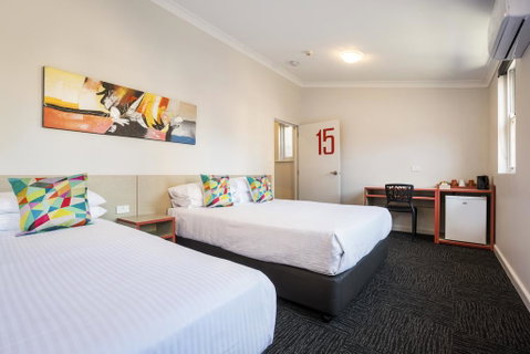 Granville Hotel - Accommodation Broadbeach 3
