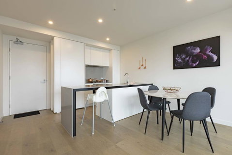 Gravity Tower - Accommodation Broadbeach 1
