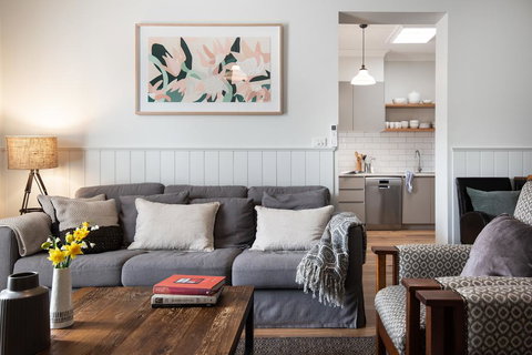 Greenlands - Accommodation Broadbeach 1