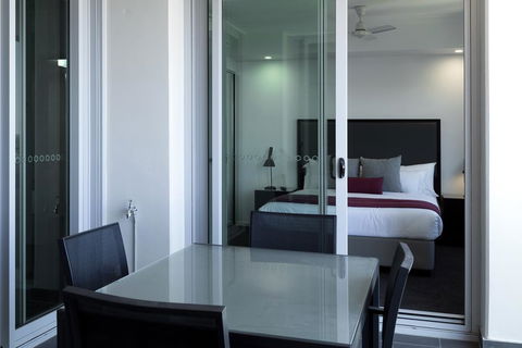 H On Mitchell Apartment Hotel - Accommodation Broadbeach 1