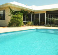 Halls Head Holiday Home - Accommodation Broadbeach