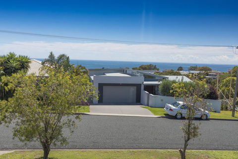 HAMPTONS - Accommodation Broadbeach 1