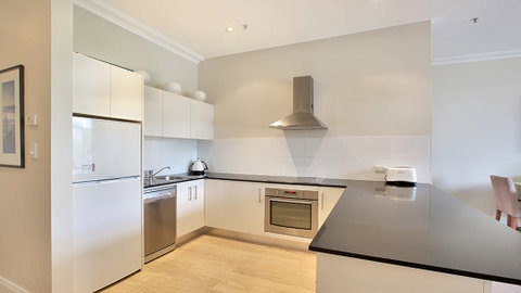 Harbour Fringe Apartment - Accommodation Broadbeach 3