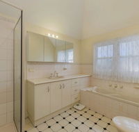 Heart of Geelong Entire Townhouse Sleeps 8 - Accommodation Broadbeach