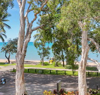 Hibiscus in Marlin Waters Palm Cove - Accommodation Broadbeach