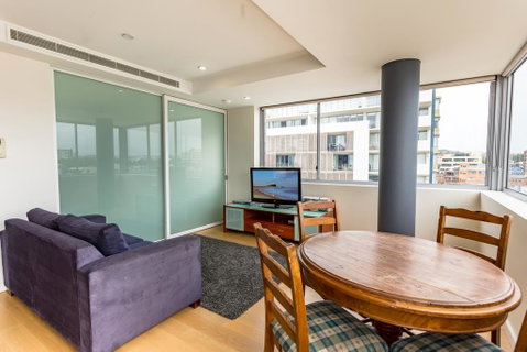 Honeysuckle Executive Suites - Accommodation Broadbeach 2
