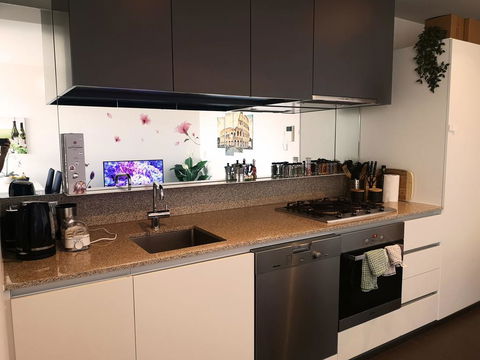Italian Style Apartment - Accommodation Broadbeach 3