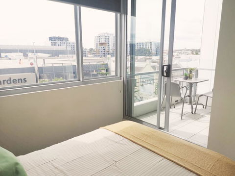 Italian Style Apartment - Accommodation Broadbeach 2