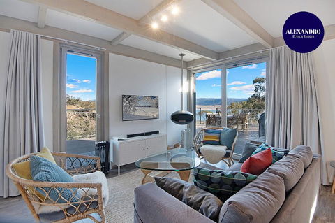 JINDY HOUSE BRAND NEW And STYLISH AMAZING VIEWS - Accommodation Broadbeach 0