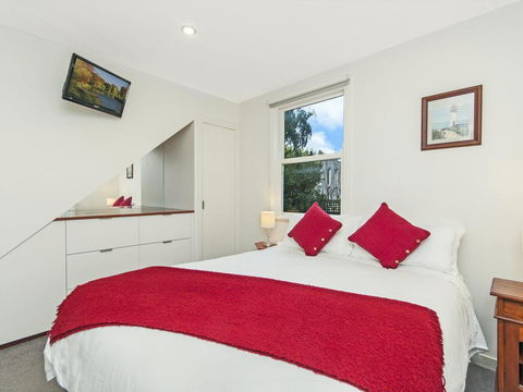 JOHANSSON'S PERCH COTTAGE - Accommodation Broadbeach 2